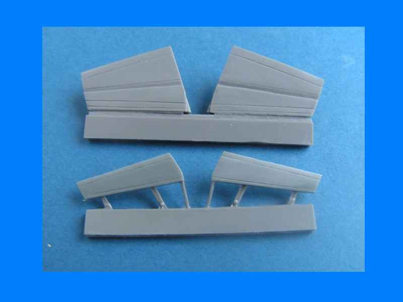 U72-131  BAe Harrier GR.9 Wing flaps & ailerons 1/72